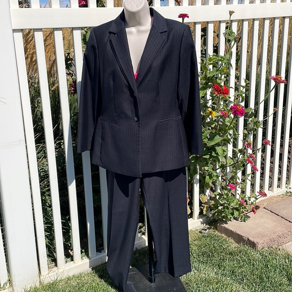 Calvin Klein Size 10 Charcoal Grey Pin Striped Suit